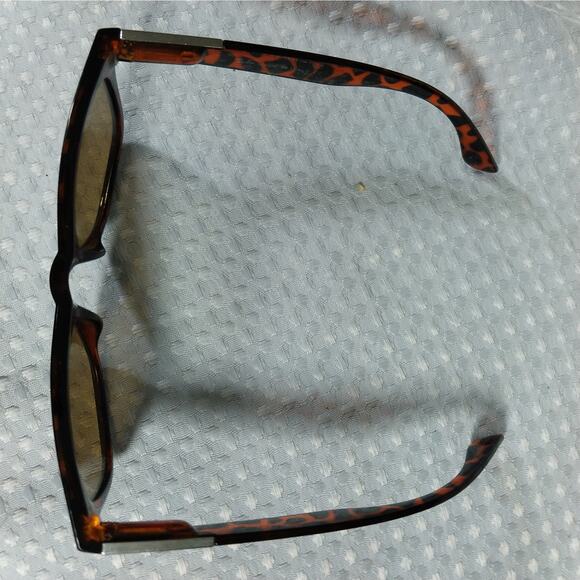 RAY-BAN! VINTAGE WAYFARER, Y1373, MADE IN ITALY, TORTIE METAL EDGE SUNGLASSES! - Picture 6 of 15